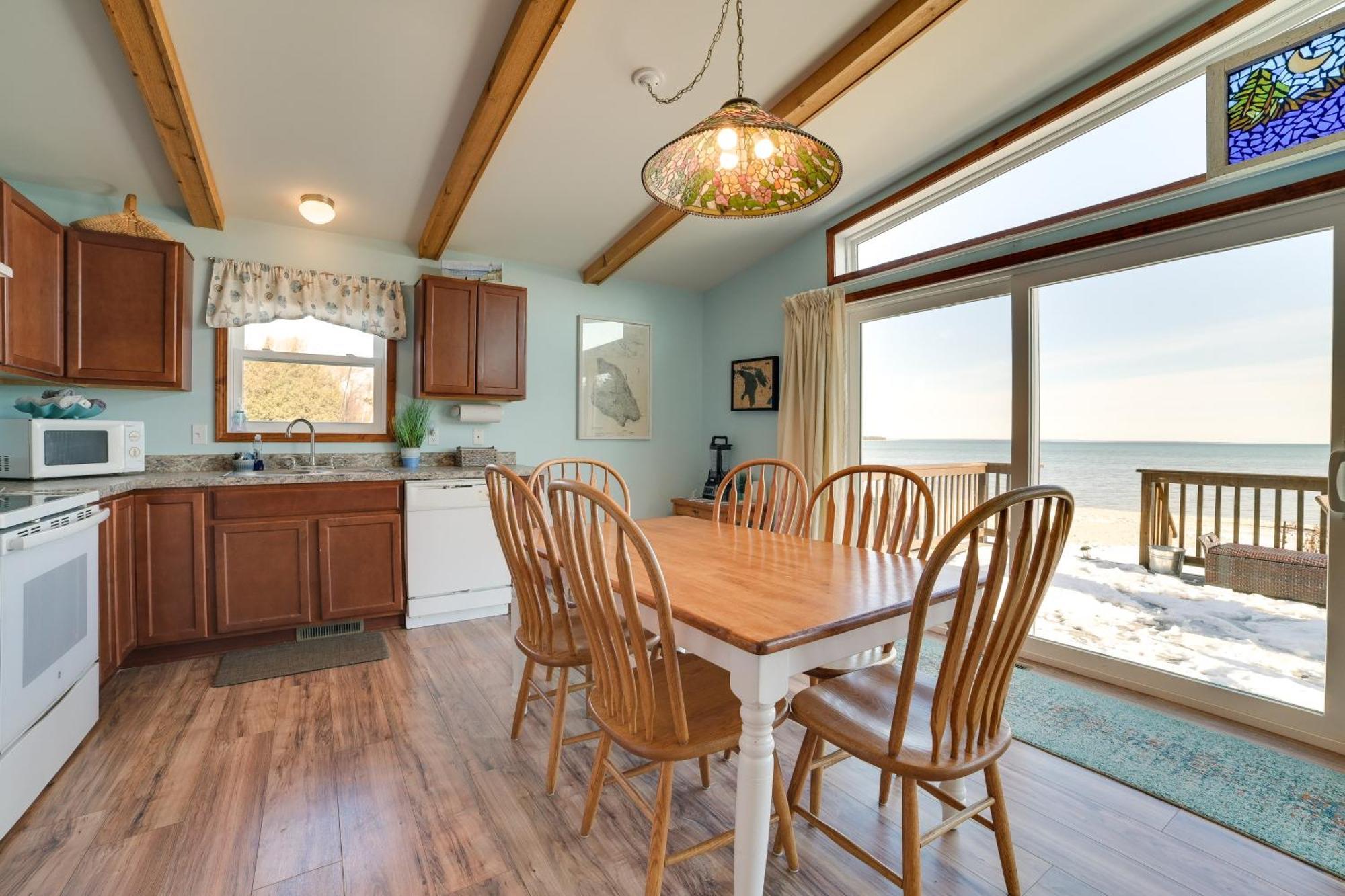 St Ignace Cottage With Deck And Beach On Lake Huron! Evergreen Shores Exterior foto