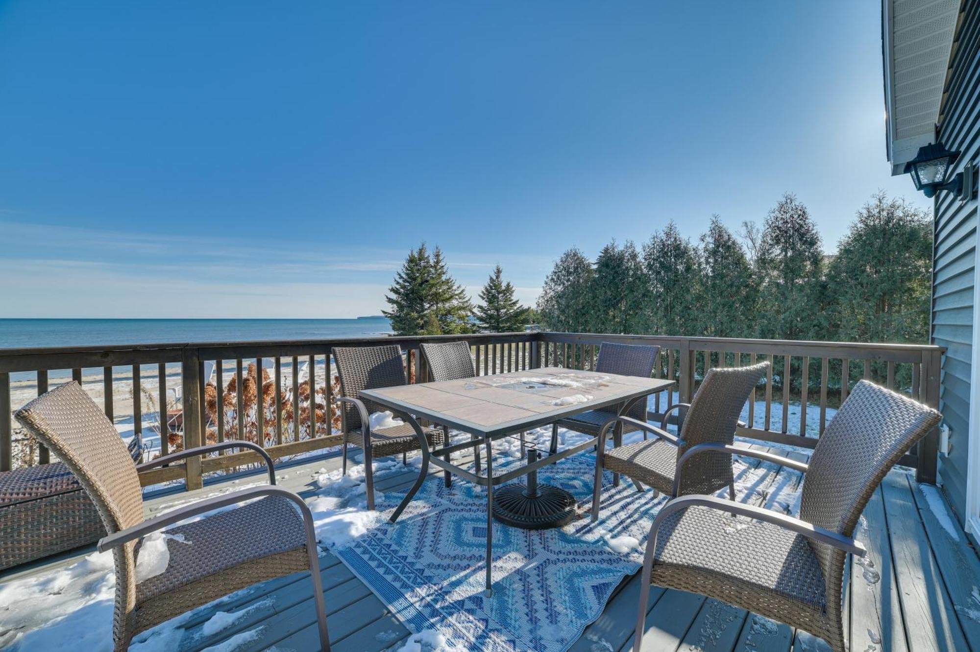 St Ignace Cottage With Deck And Beach On Lake Huron! Evergreen Shores Exterior foto